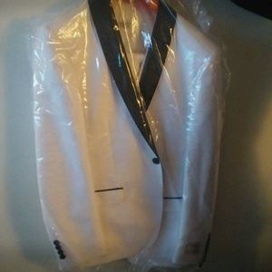 Lorenzo Bruno suit
